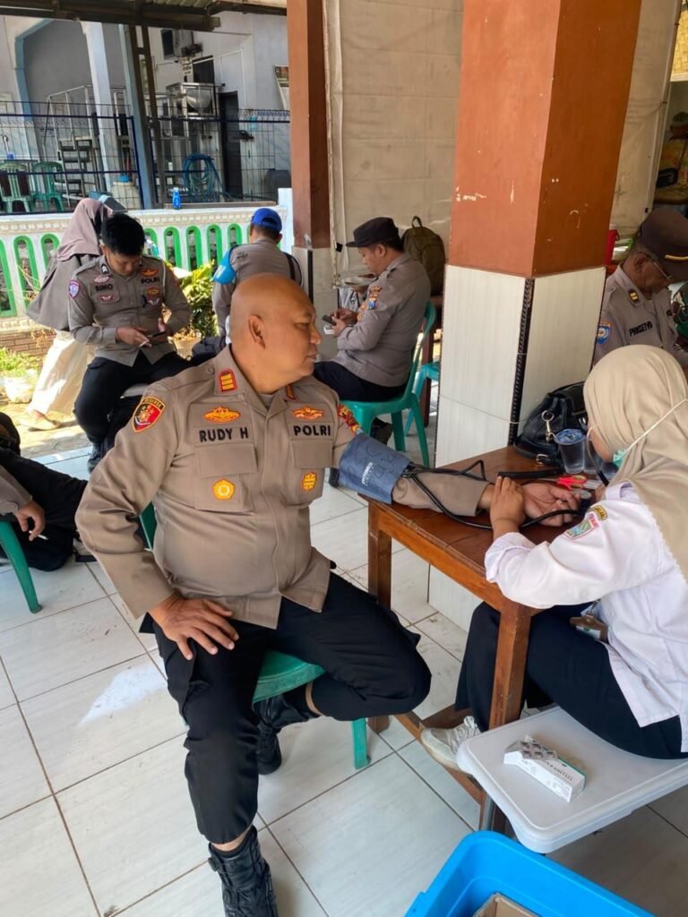 Siaga Karhutla Gunung Buthak: Tim Medis Puskesmas Beri Layanan Kesehatan Gratis untuk Petugas Gabungan - Teropong Rakyat