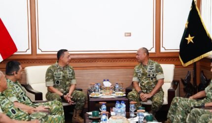 Pangkogabwilhan II Kunjungi Kodam VI/Mulawarman, Perkuat Sinergi Pertahanan Wilayah - Teropong Rakyat
