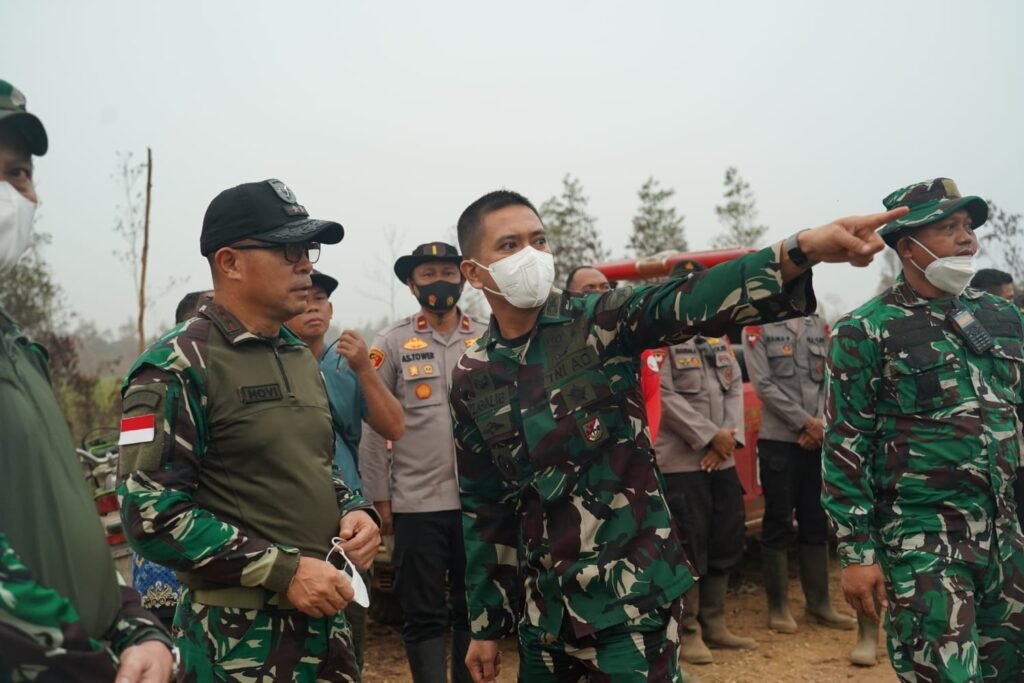 Penanganan Karhutla Sektor Selatan Kalbar Diperkuat, TNI Alihkan Perkuatan Pasukan - Teropong Rakyat