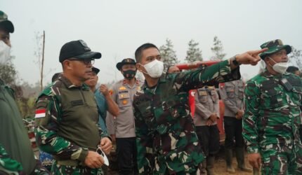 Penanganan Karhutla Sektor Selatan Kalbar Diperkuat, TNI Alihkan Perkuatan Pasukan - Teropong Rakyat