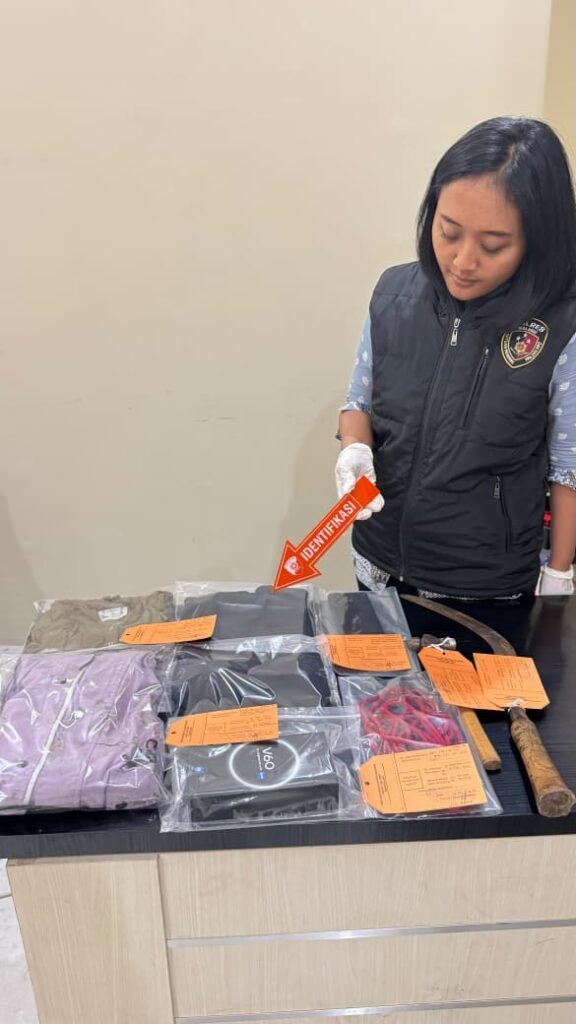 Portal Berita Indonesia dan Dunia Terkini Hari Ini, Update Harian Terbaru, Terlengkap, Tajam, Aktual dan Berimbang. Polres Malang Tangkap Pria Diduga Aniaya Wanita Usai Janjikan Kerja - Teropong Rakyat