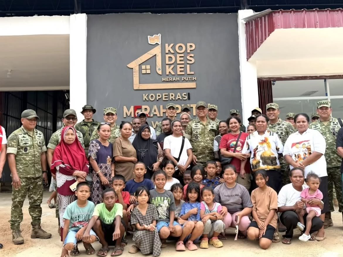 Wapang TNI Tinjau Yonif TP 859/RBK dan KDKMP di Papua