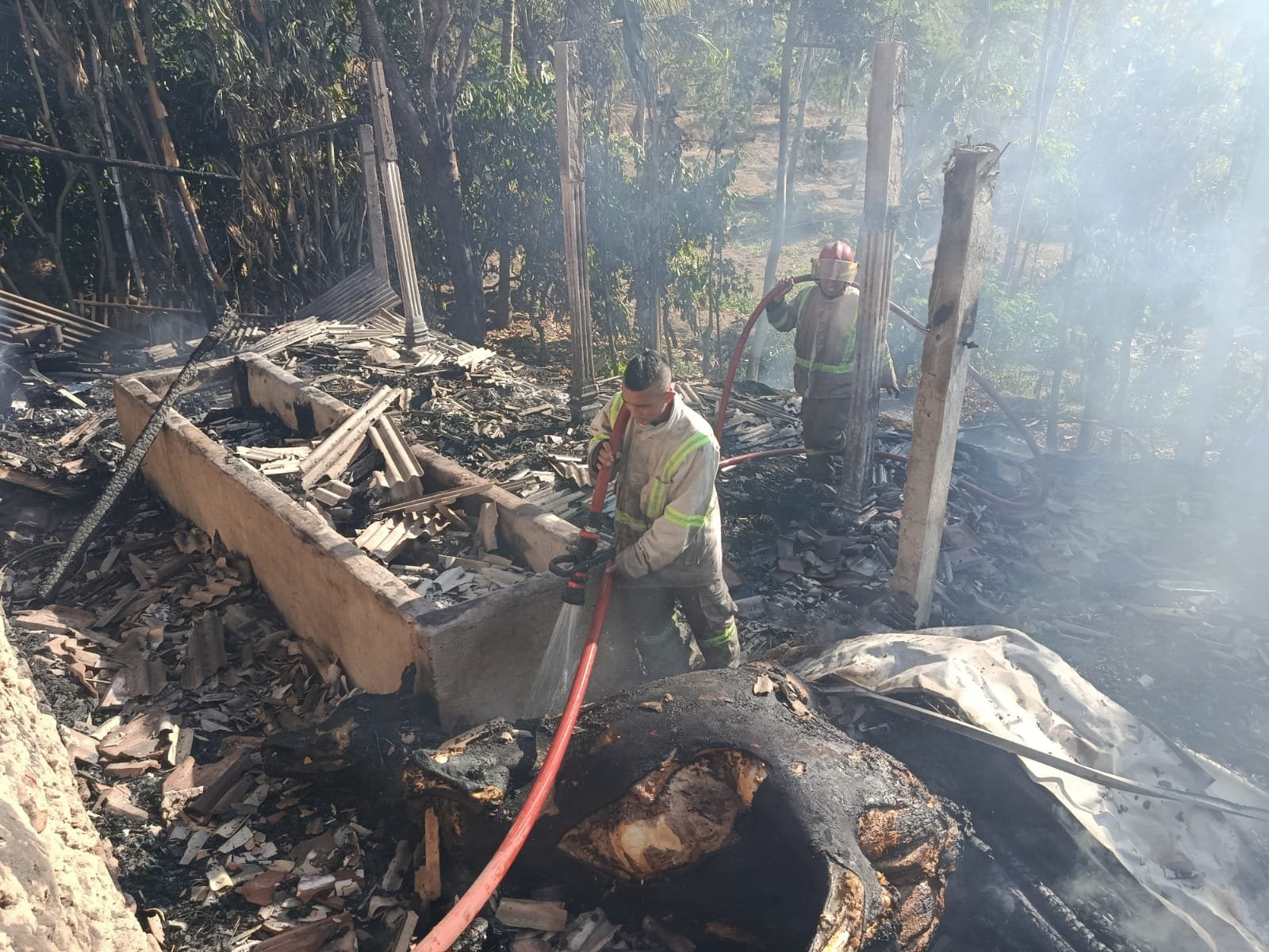 Rumah dan Kandang Terbakar di Kalipare, Seekor Sapi Mati Terpanggang