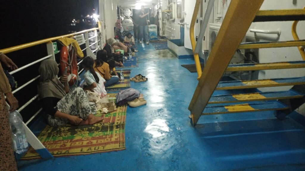 Laporan Khusus : Di Gerbang Pulau kebersihan Diabaikan, Saat Fasilitas Dasar Tidak Lagi Jadi Prioritas - Teropong Rakyat