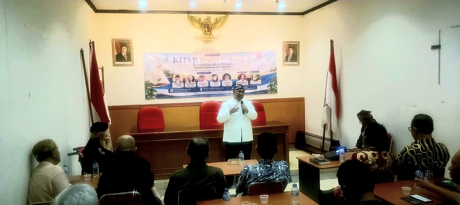 Portal Berita Indonesia dan Dunia Terkini Hari Ini, Update Harian Terbaru, Terlengkap, Tajam, Aktual dan Berimbang. Kitab Ma Ha Is Ma Ya: Spiritualitas Nusantara Jadi Kompas Kepemimpinan Bangsa - Teropong Rakyat