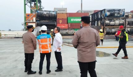 Kontainer Terbakar di NPCT 1, Polres Pelabuhan Tanjung Priok Gandeng Labfor Lakukan Penyelidikan - Teropong Rakyat