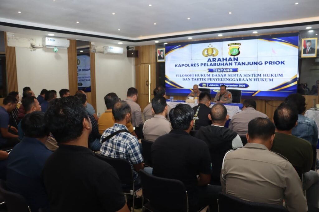 Portal Berita Indonesia dan Dunia Terkini Hari Ini, Update Harian Terbaru, Terlengkap, Tajam, Aktual dan Berimbang. Kapolres Pelabuhan Tanjung Priok Bekali Personel dengan Filosofi Hukum dan Strategi Penegakan Hukum - Teropong Rakyat