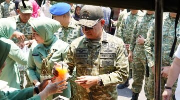 Panglima TNI Hadiri Bazar Bersama Rakyat di Yogyakarta