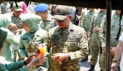 Panglima TNI Hadiri Bazar Bersama Rakyat di Yogyakarta - Teropong Rakyat