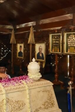 Panglima TNI Ziarah ke Makam Presiden RI Ke-2 dan Panglima Besar Jenderal Soedirman