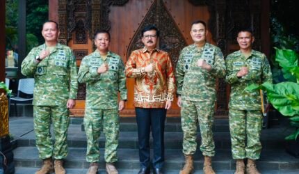 Merawat Silaturahmi, Kas Kohanudnas Silaturahmi Dengan Mantan Panglima TNI - Teropong Rakyat