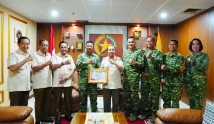 Jelang HUT Ke-81 TNI, Kas Kohanudnas Anjangsana kepada Jenderal (HOR) H.B.L. Mantiri - Teropong Rakyat