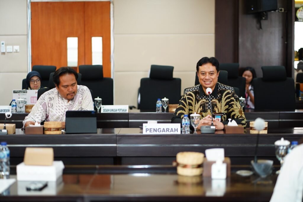 Portal Berita Indonesia dan Dunia Terkini Hari Ini, Update Harian Terbaru, Terlengkap, Tajam, Aktual dan Berimbang. Grand Design SIF Giripurno Rampung, Kota Batu Siapkan Pertanian Berbasis Teknologi - Teropong Rakyat