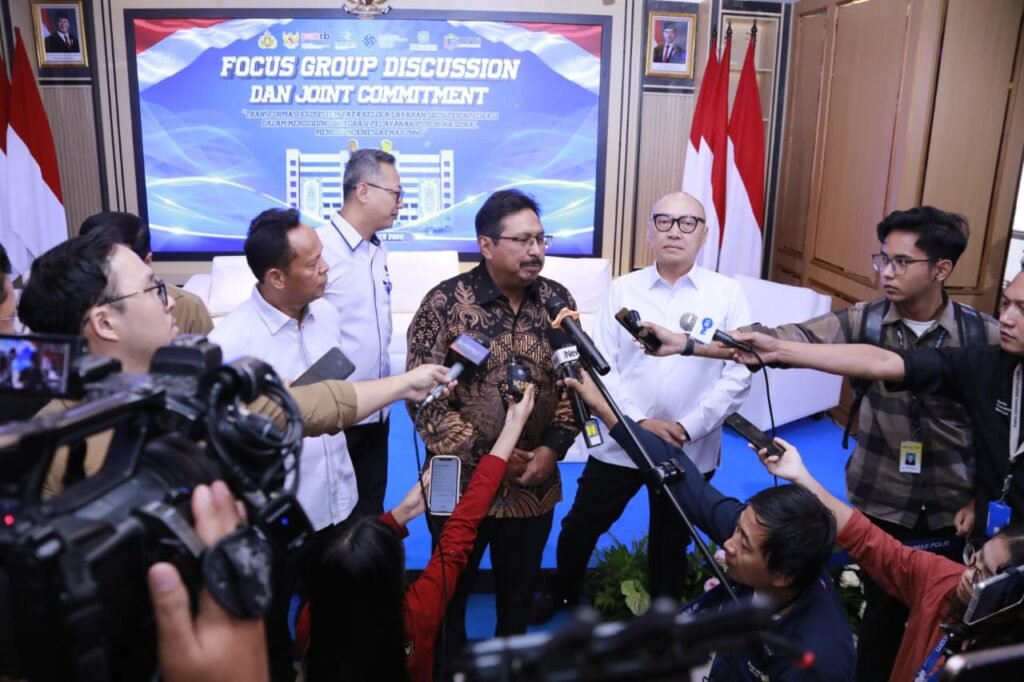 Portal Berita Indonesia dan Dunia Terkini Hari Ini, Update Harian Terbaru, Terlengkap, Tajam, Aktual dan Berimbang. Polri Dorong Transformasi Layanan SKCK Terintegrasi, Targetkan Cetak Mandiri Mulai 2027 - Teropong Rakyat