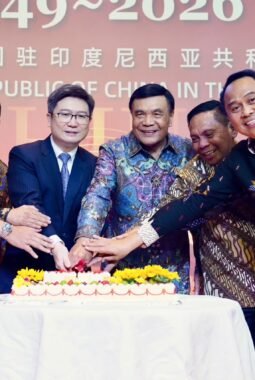 Kasum TNI Bersama Menko Polkam Hadiri Perayaan Hari Nasional ke-77 RRC