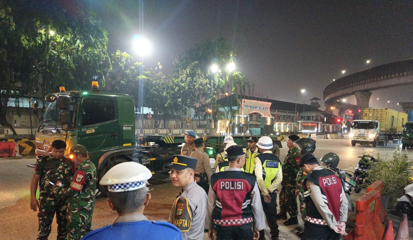 Patroli Cipta Kondisi Skala Besar TNI-Polri, Sasar Sejumlah Objek Vital di Pelabuhan Tanjung Priok