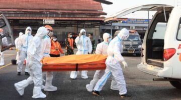 Tujuh Jenazah Tiba Melalui Jalur Udara, Lanud Sjamsudin Noor Teguhkan Dukungan SAR KM Virgo