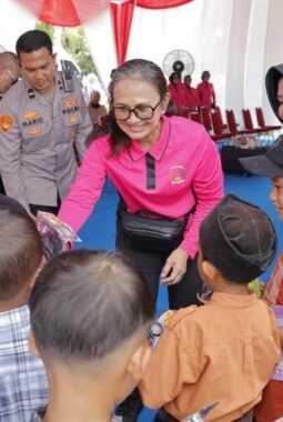 Bhayangkari Turunkan 74 Nakes dalam Bakkes di Aceh Tamiang, Sediakan Cek Lab hingga Operasi Katarak Gratis
