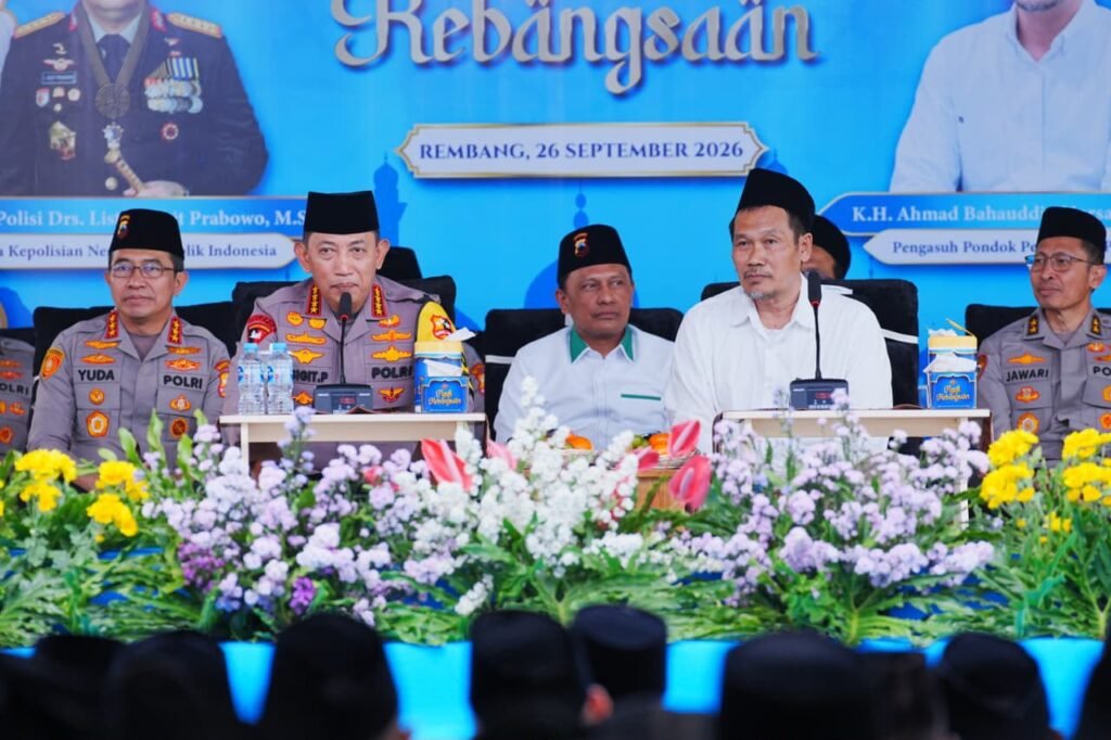 Portal Berita Indonesia dan Dunia Terkini Hari Ini, Update Harian Terbaru, Terlengkap, Tajam, Aktual dan Berimbang. Kapolri: Ulama Jadi Lentera dan Kompas bagi Bangsa - Teropong Rakyat