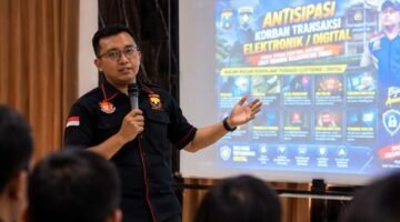 Dosen UPN Veteran Jawa Timur Edukasi Anggota Senkom Kota Pasuruan soal Keamanan Transaksi Elektronik