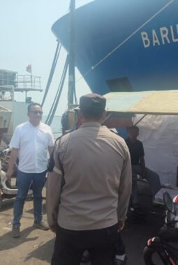 Polres Pelabuhan Tanjung Priok Gelar Jaga Jakarta On The Spot di Muara Baru, Sampaikan Pesan Kamtibmas kepada Buruh