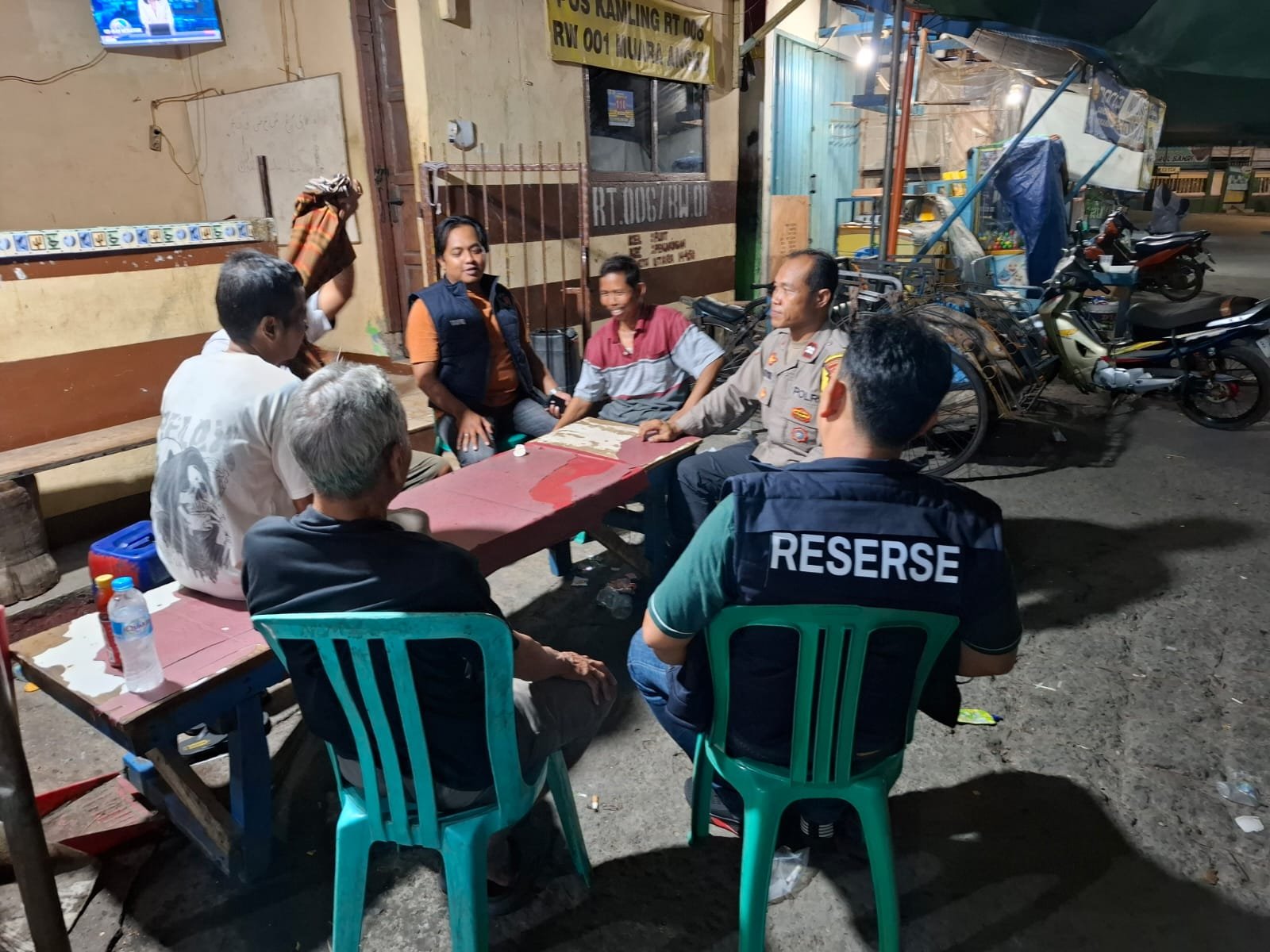 Polsek Kawasan Sunda Kelapa Tingkatkan Kamtibmas Melalui Sambang Warga Muara Angke