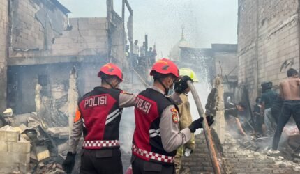 Polda Metro Jaya Buka Dapur Lapangan untuk Warga Terdampak Kebakaran Kampung Muka - Teropong Rakyat