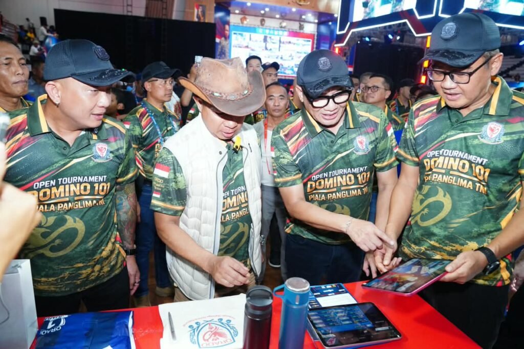 Portal Berita Indonesia dan Dunia Terkini Hari Ini, Update Harian Terbaru, Terlengkap, Tajam, Aktual dan Berimbang. Gelorakan Sportivitas, Panglima TNI Ramaikan Open Tournament Domino Orado (101) - Teropong Rakyat