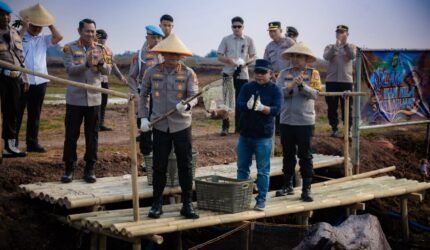 Dukung Rantai Pasok SPPG, Polda Metro Jaya Panen Raya di Muara Gembong - Teropong Rakyat