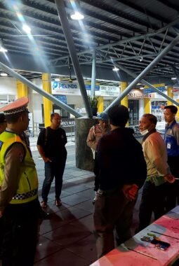 Patroli Cipta Kondisi Polres Pelabuhan Tanjung Priok Sasar Jalur Pelabuhan, Imbau Pengemudi Trailer dan Penumpang Kapal