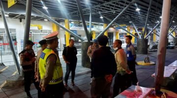 Patroli Cipta Kondisi Polres Pelabuhan Tanjung Priok Sasar Jalur Pelabuhan, Imbau Pengemudi Trailer dan Penumpang Kapal