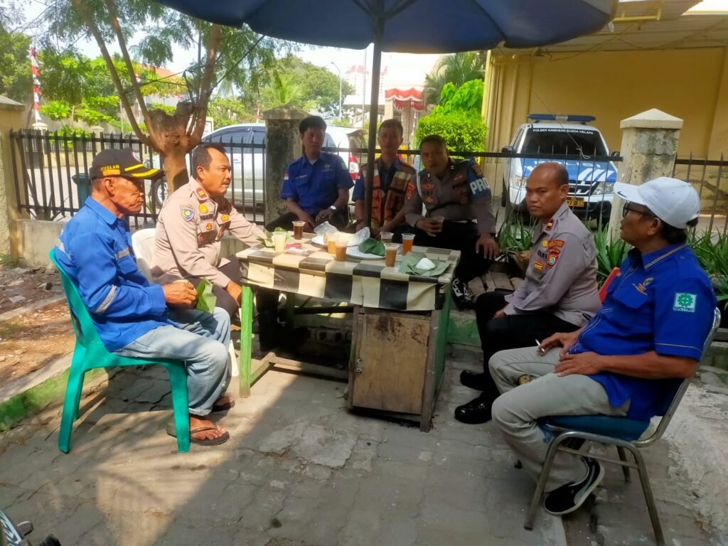 Jaga Kamtibmas di Pelabuhan Sunda Kelapa, Polsek Kawasan Sunda Kelapa Ajak Pengguna Jasa Bersinergi - Teropong Rakyat