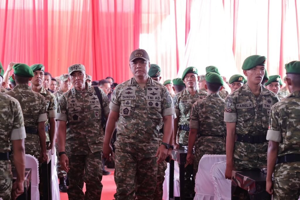 Yonif TP Hadir, Pertahanan dan Pembangunan Berjalan Bersama - Teropong Rakyat