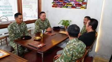 Rangkaian HUT, Wadan Kodiklat TNI Silaturahmi dengan Mantan Panglima TNI