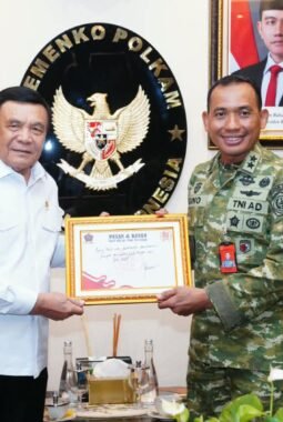Pesan Menko Polkam Jenderal TNI (Purn) Djamari Chaniago: Pegang Teguh Sumpah Prajurit, Sapta Marga dan 8 Wajib TNI