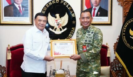 Pesan Menko Polkam Jenderal TNI (Purn) Djamari Chaniago: Pegang Teguh Sumpah Prajurit, Sapta Marga dan 8 Wajib TNI - Teropong Rakyat
