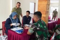 Kepala Staf Kogabwilhan II Laksda TNI Isswarto, menggelar aksi sosial donor darah dalam rangka memperingati Hari Ulang Tahun ke-7 Kogabwilhan II.