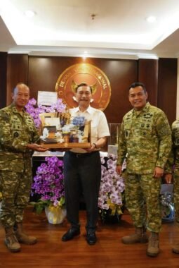 Pesan Ketua Dewan Ekonomi Nasional : Berikan Keteladanan dan Loyalitas