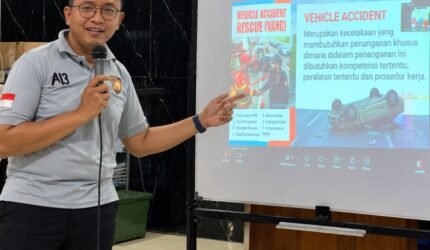 Dosen Manajemen UPN Veteran Jawa Timur Latih Senkom SAR Kota Pasuruan Tangani Risiko Kecelakaan dan Kebakaran - Teropong Rakyat
