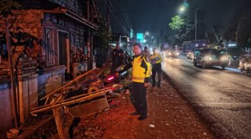 Truk Wing Box Tabrak Pendorong Gerobak di Sumberpucung, Korban Dilarikan ke Rumah Sakit