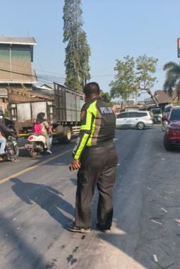 Pemuda Asal Bekasi Tewas dalam Kecelakaan di Dampit Malang, Motor Tabrak Truk