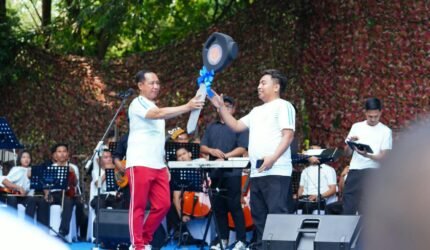 Olah raga Bersama, Panglima TNI Perkuat Kebersamaan dengan Prajurit Mabes TNI - Teropong Rakyat