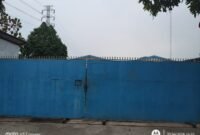 PT BMN Sandal yang berada di Jl. Pajajaran Raya, Kp. Pasir Randu, Desa Kadu, Kec. Curug, diduga kuat memproduksi sandal bermerek HOKA secara ilegal.