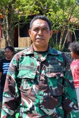 Kodim 1714/Puncak Jaya Salurkan Air Bersih, Wujud Kepedulian TNI kepada Warga Pagaleme
