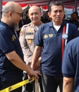 Bea Cukai dan Polres Pelabuhan Tanjung Priok Bersinergi Gelar Bakti Sosial, Ratusan Warga Terima Bantuan Sembako dan Anak-anak Dapat Pemeriksaan Gigi Gratis