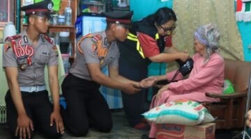 Wujudkan polri sebagai sosok yang melayani, SPN Polda Metro Jaya libatkan siswa diktuk dlm aksi peduli warga sekitar.