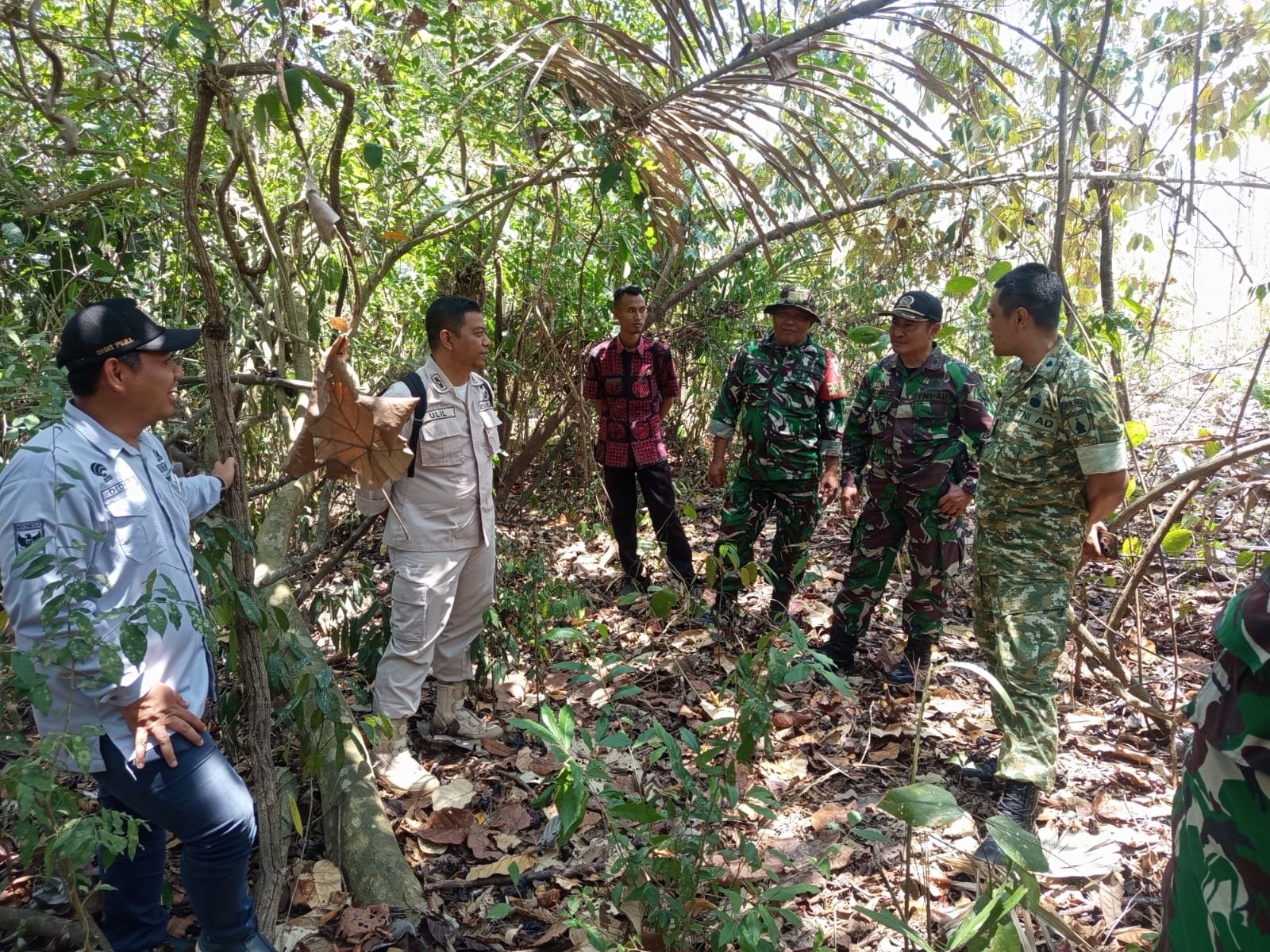 Tim Denzibang V/2 Malang Survei Lahan Rencana Marseling Area Yon TP di Srigonco
