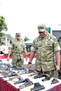 75 Senjata Diserahkan Sukarela, TNI Kedepankan Pendekatan Humanis