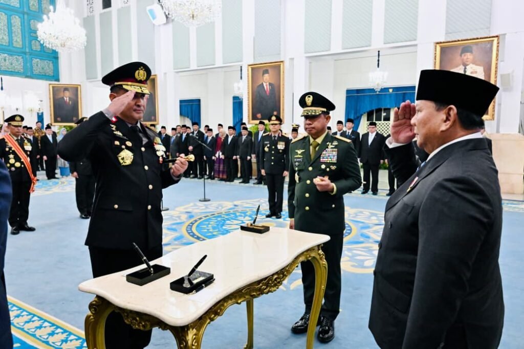 Portal Berita Indonesia dan Dunia Terkini Hari Ini, Update Harian Terbaru, Terlengkap, Tajam, Aktual dan Berimbang. Panglima TNI Hadiri Pelantikan Kapolri dan Wakapolri di Istana Negara - Teropong Rakyat