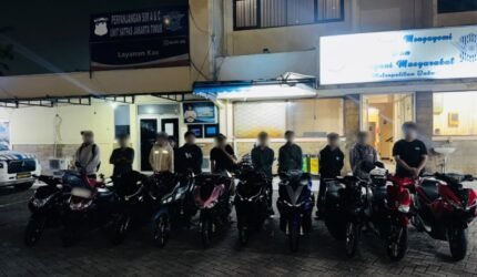 Brimob Metro Jaya Amankan 10 Motor dari Lokasi Diduga Balap Liar di Duren Sawit - Teropong Rakyat